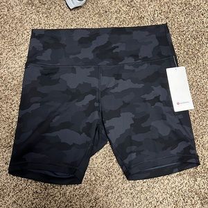Size 16- Lululemon -Wunder Train HR Short 8”
